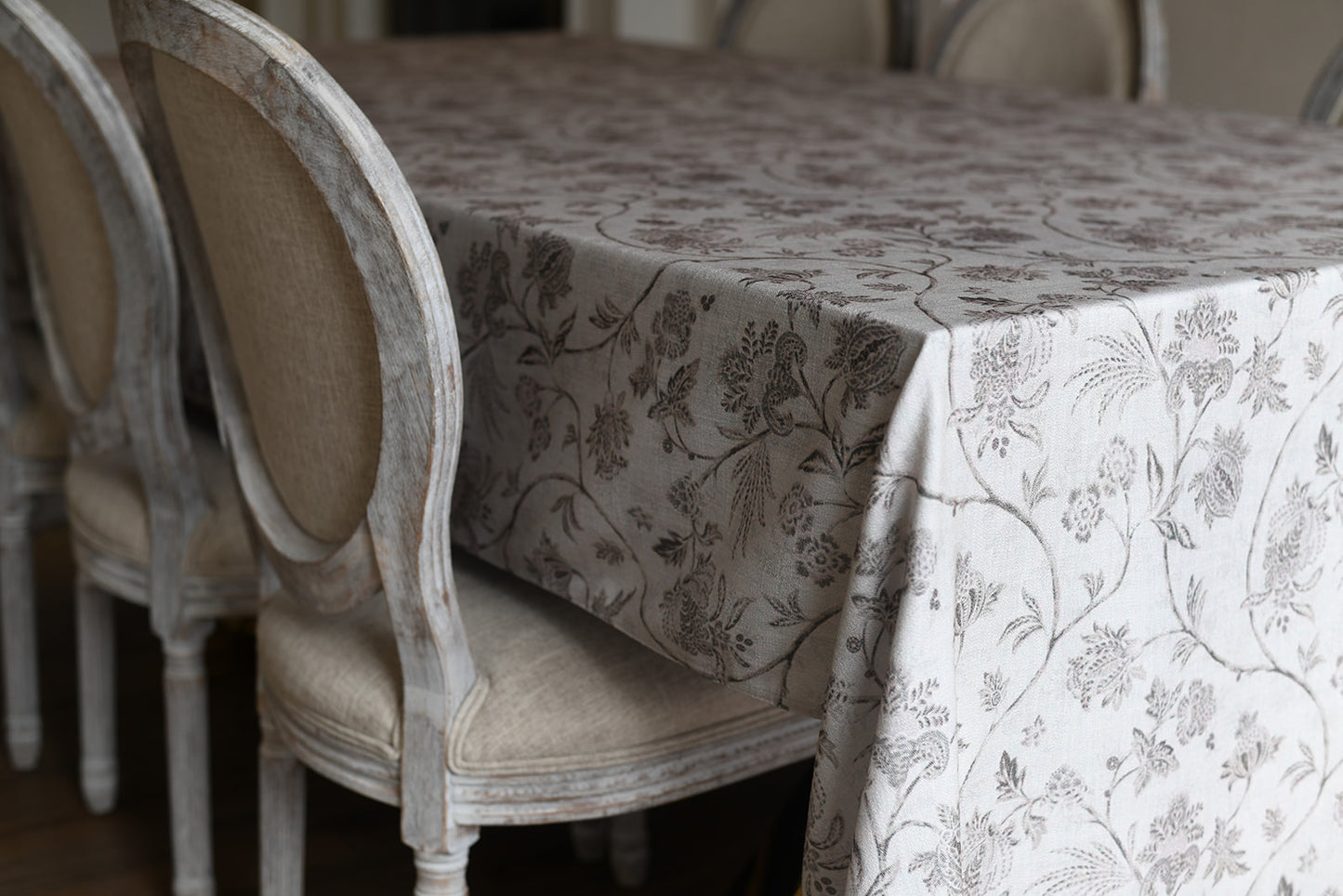 Neutral Earthy Paisley Design