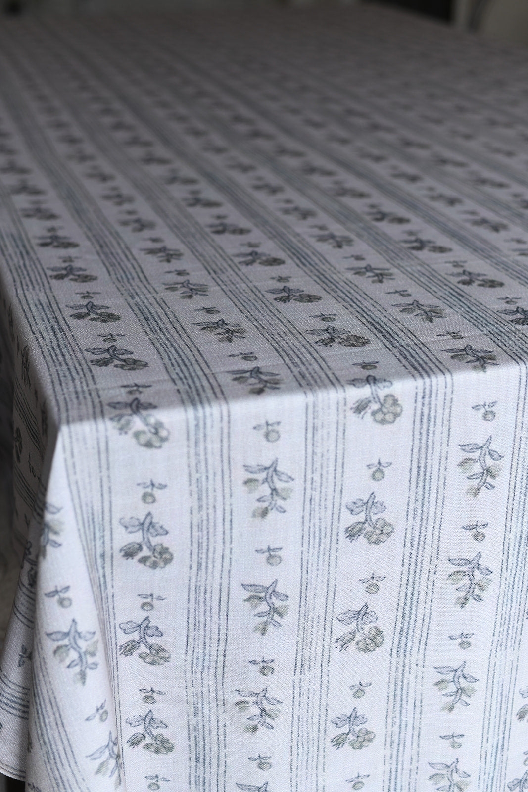 Neutral floral motif stripes design