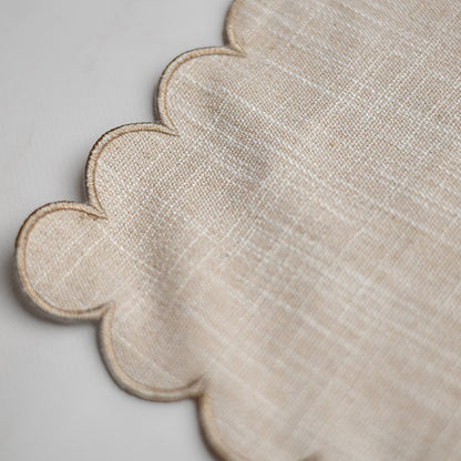 Neutral Linen Napkin with Mocha Scallop