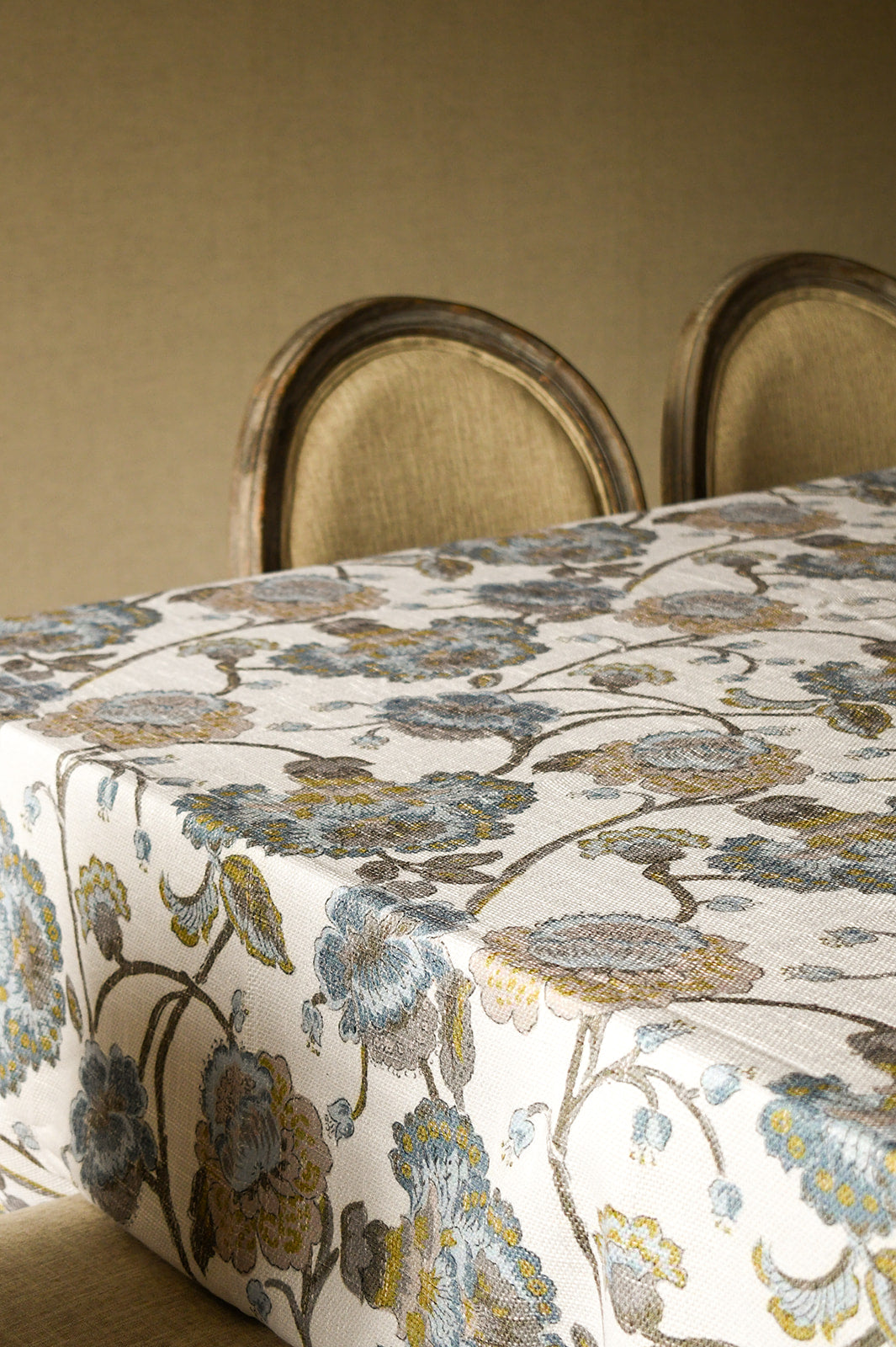 Bluey Paisley Print