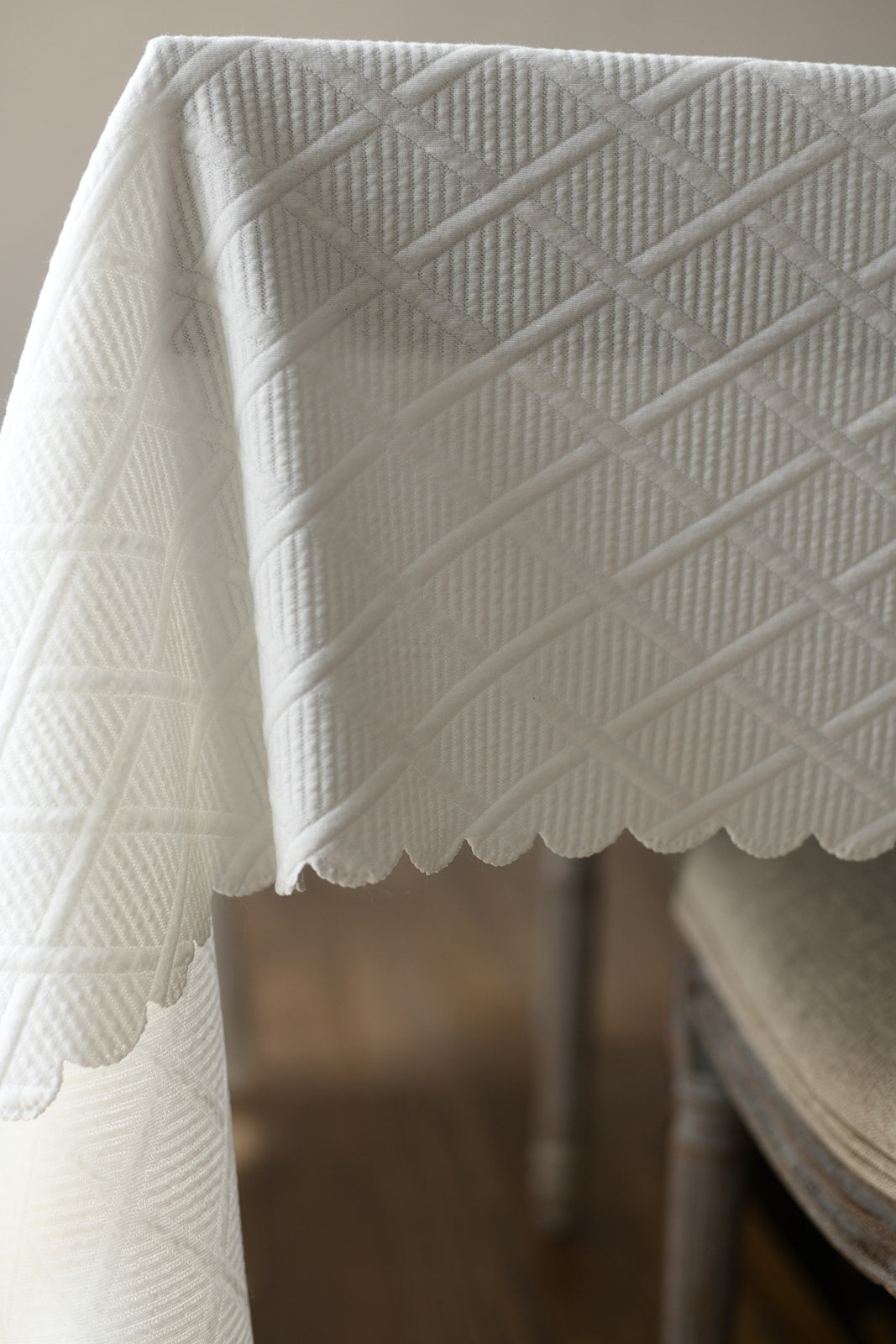 Diamond Textured Soft Cloth with Scallop