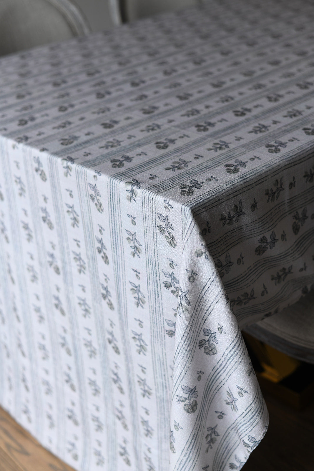 Neutral floral motif stripes design