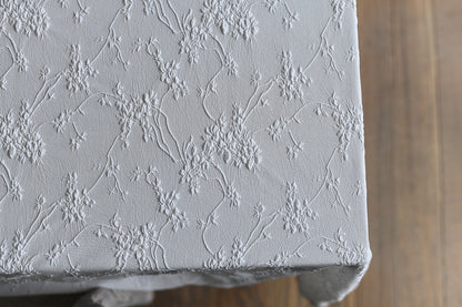 Delicate floral design (lightweight)