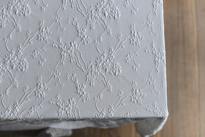 Delicate floral design (lightweight)