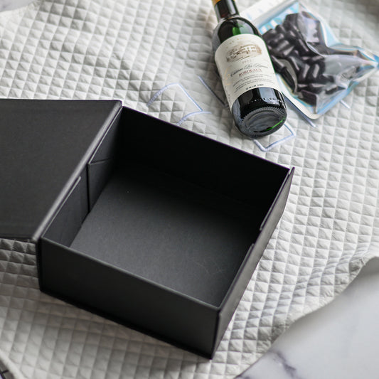 Luxe Black Magnetic Box Plus Challah Cover